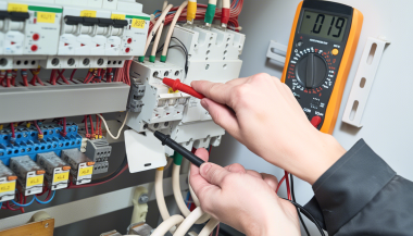 Често задавани въпроси за електро ремонти и късо съединение в дома - подробни отговори и съвети от квалифициран електротехник